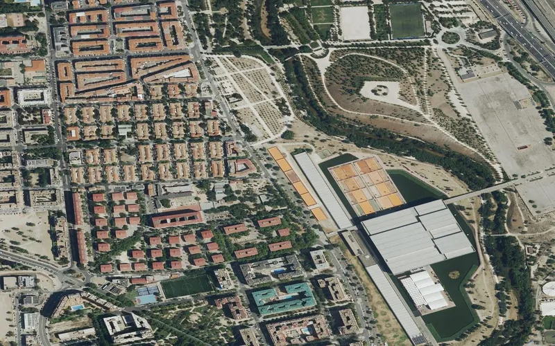 La Caja Mágica y su entorno en el Manzanares (ortofoto del IGN)