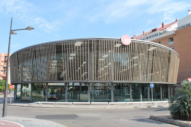 Edificio de la estación Marítim-Serrería de Metrovalencia