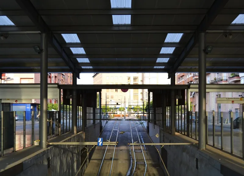 Andenes de la estación Marítim-Serrería de Metrovalencia