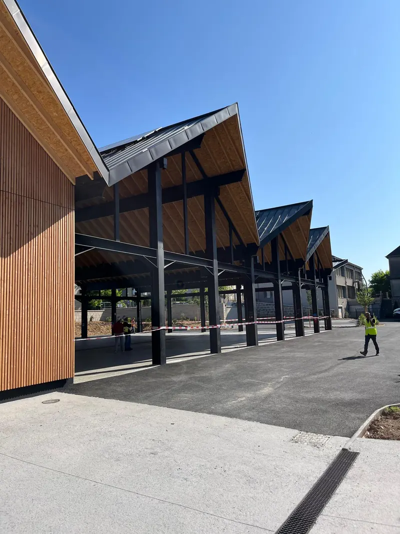 Obra de Luvimetal: Fabricación de Estructura Exportación - AYUNTAMIENTO MALEMORT (FRANCIA)