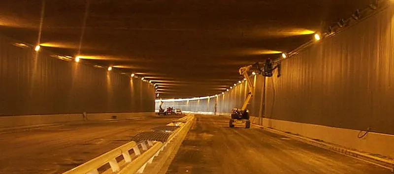 Obra de Luvimetal: Túnel acceso feria de muestras (Valencia)