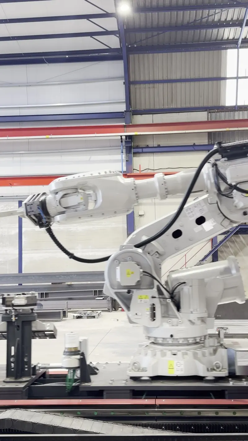 Brazo robot de soldadura de la Zeman SR 760 de Luvimetal